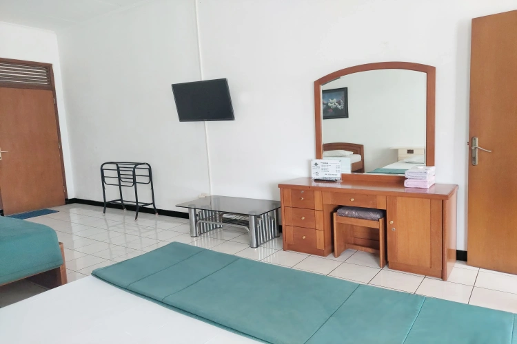 Standard Triple Family room