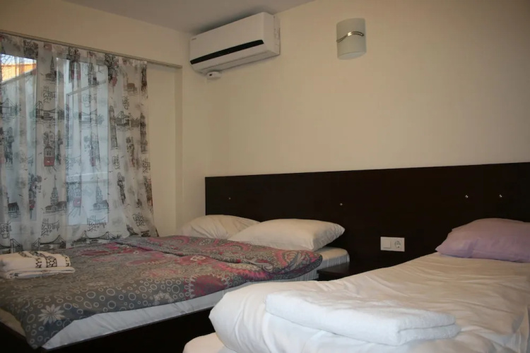 Mete Apartments