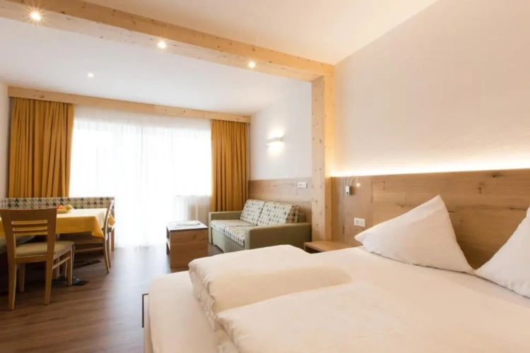 1 Bedroom Quadruple Family Apartment