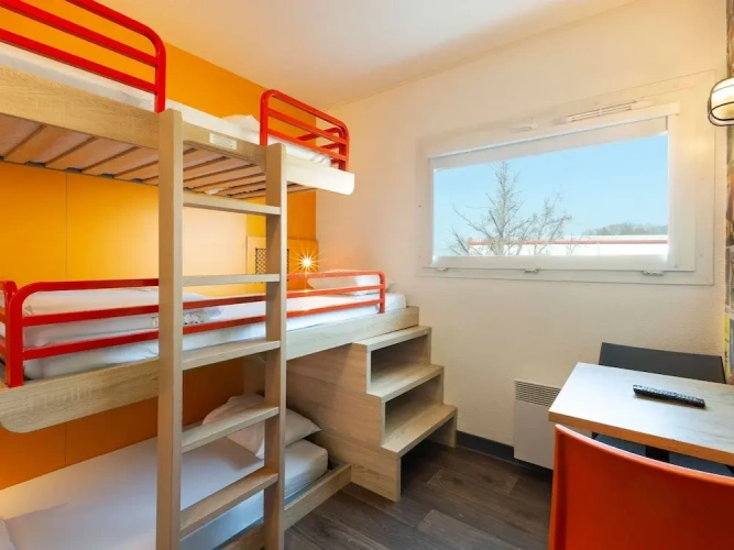 Standard Triple room