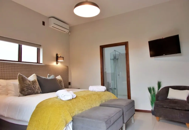 1 Bedroom Standard Double room with balcony