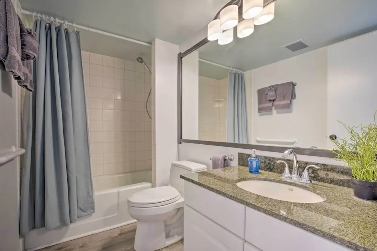 2 Bedrooms Apartment