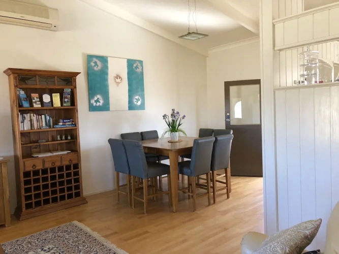3 Bedrooms Cottage