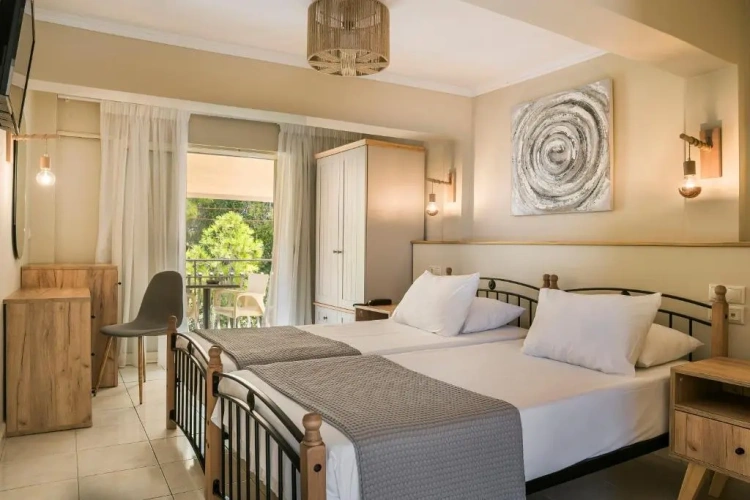 Standard Twin room with sea view