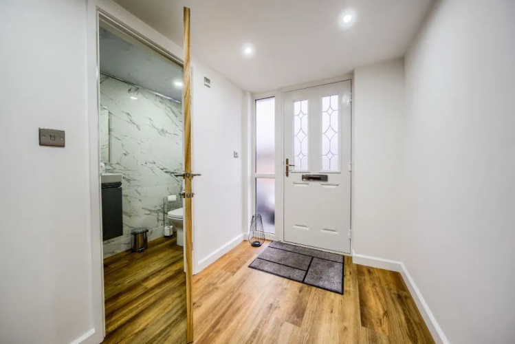 Stylish Contractor House Netflix Parking
