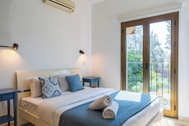 2 Bedrooms Apartment with balcony and with pool view