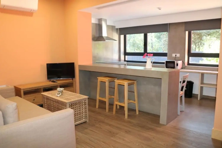 3 Bedrooms Apartment