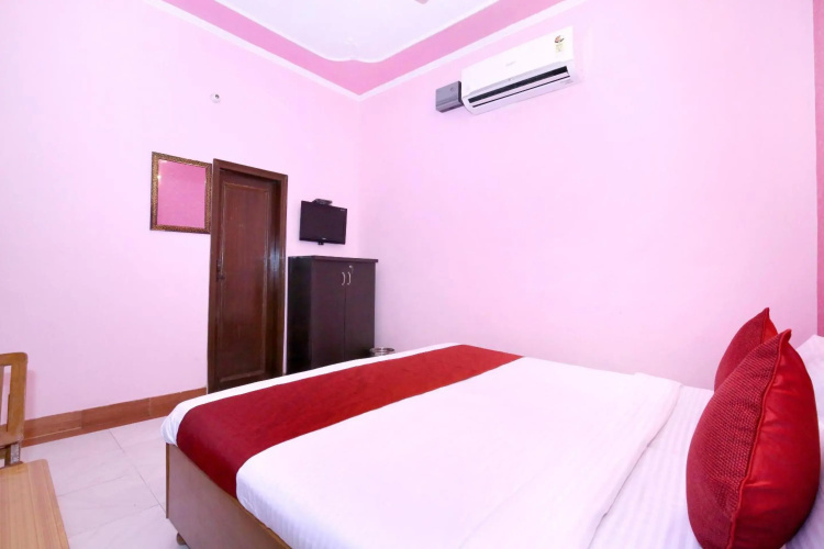 OYO 9229 GMG Hotel