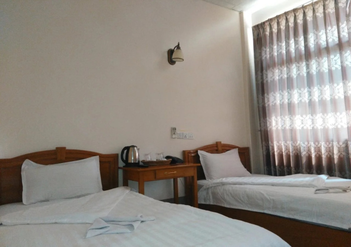 Man Thi Tar Hotel