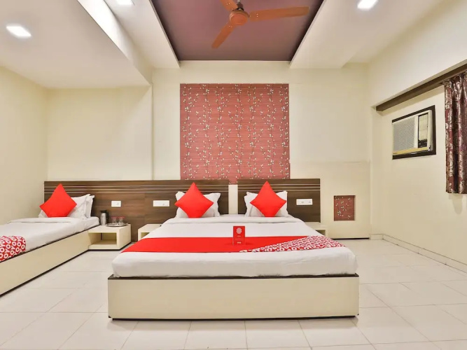 OYO 14235 Hotel Ostria