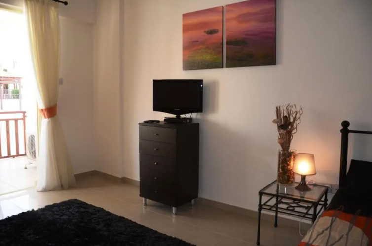 Studio with shower room E5, full kitchen, poolside, FREE WIFI
