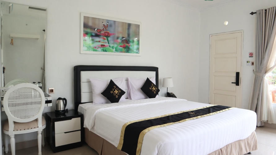 Deluxe Double Club room with ocean view