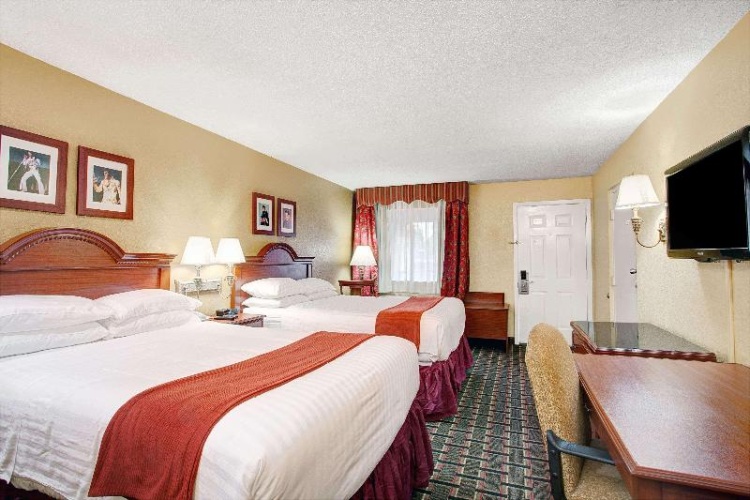 Quadruple room
