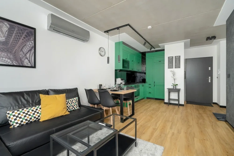 1 Bedroom Apartment with balcony
