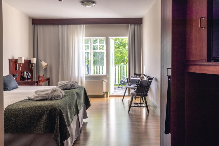 Standard Twin room with balcony