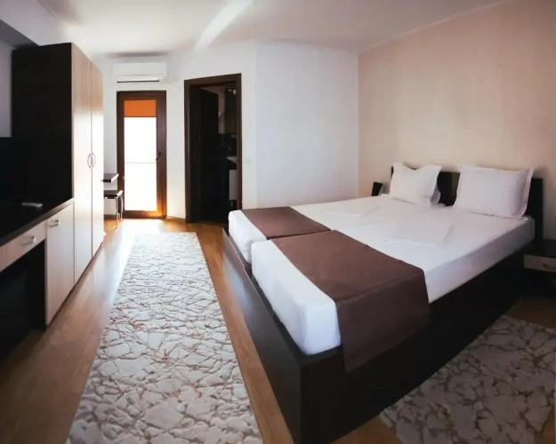 Standard Twin room with balcony