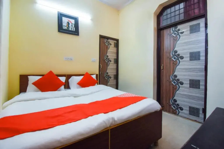 Hotel Kaushik by OYO Rooms