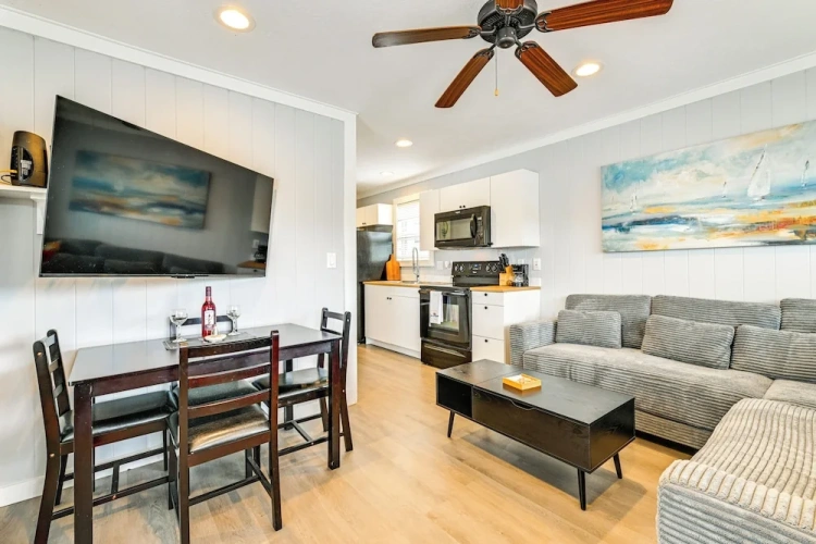2 Bedrooms Cottage