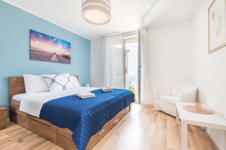 2 Bedrooms Classic Apartment