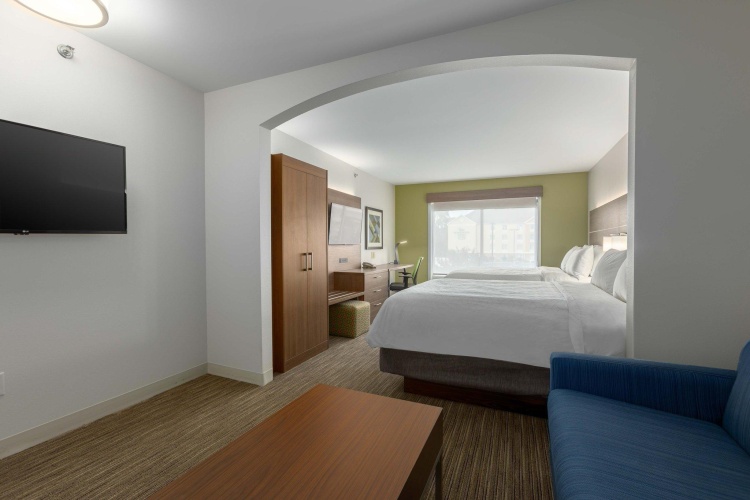 Quadruple Suite