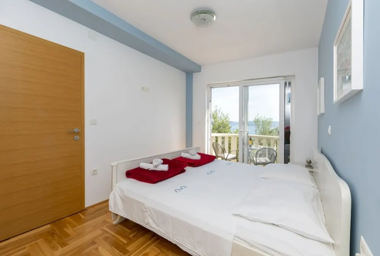 Apartment with balcony