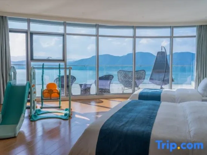 Family Suite with lake view