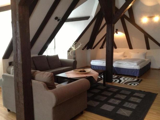 Standard Triple room