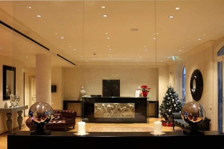 Siri Hotel