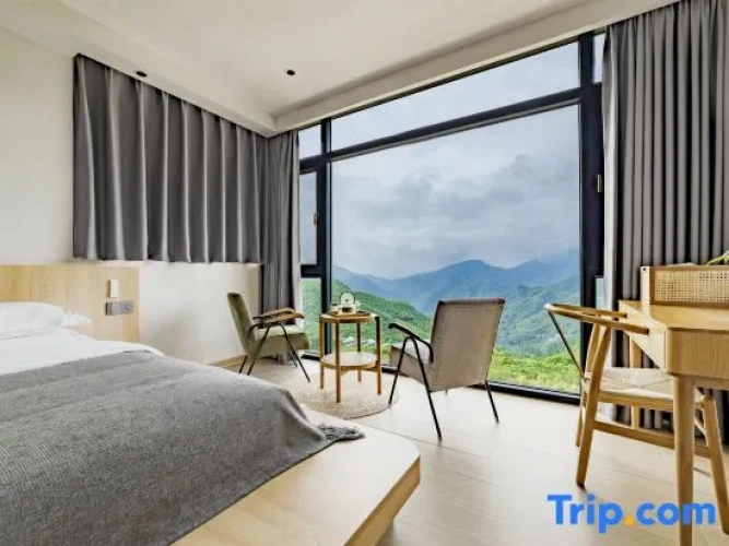 Standard Double room with view