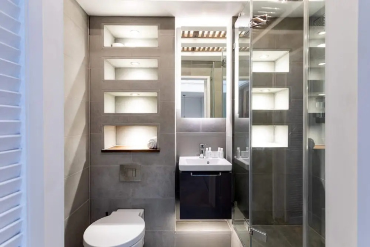 Bright Maida Vale Apartment