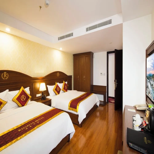Deluxe Family room with balcony and with city view