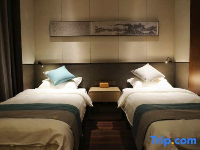 Standard Twin room with balcony