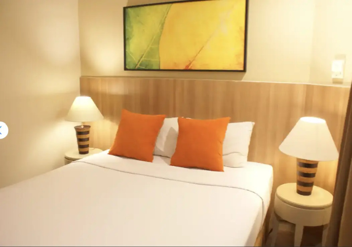1 Bedroom Business room