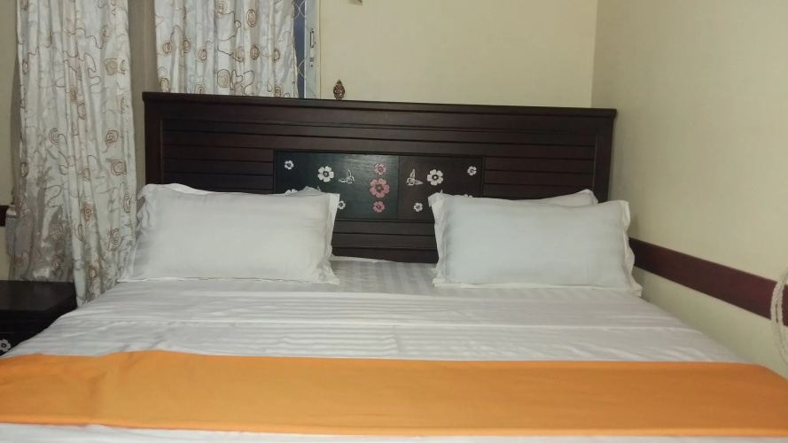 Embrace Hotel
