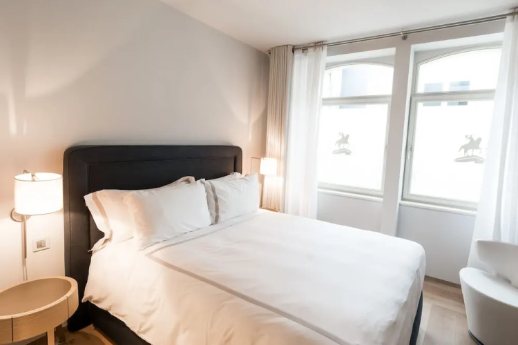 Guillaume Suites