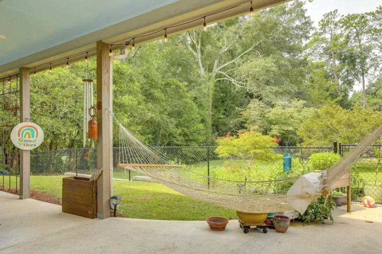 Cozy Covington Studio Rental Near Historic Square!