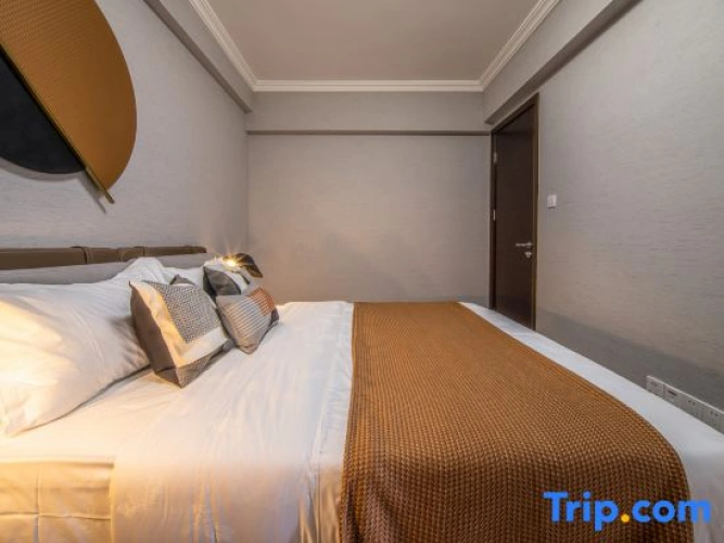 2 Bedrooms Business Suite with city view