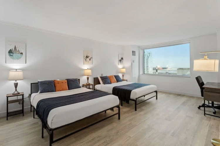 2 Bedrooms Apartment
