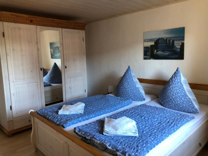 3 Bedrooms Apartment