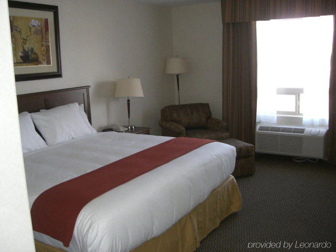 Holiday Inn Express Hotel & Suites Drayton Valley by IHG