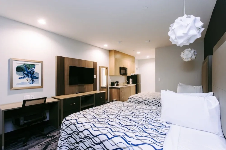 Deluxe Suite