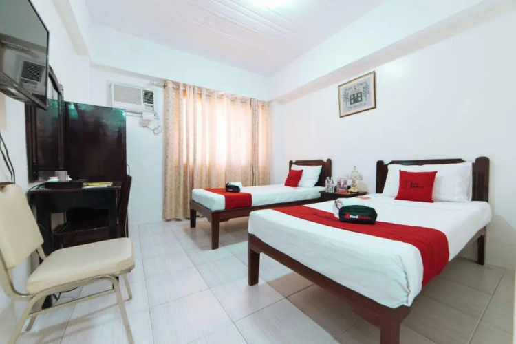 RedDoorz Plus @ Poblacion District Davao