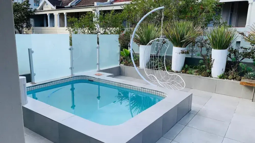 Lovely 3 bed With Splash Pool in Seapoint - 2245