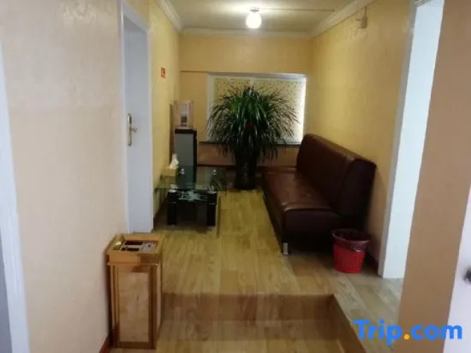 Rongyue Hostel