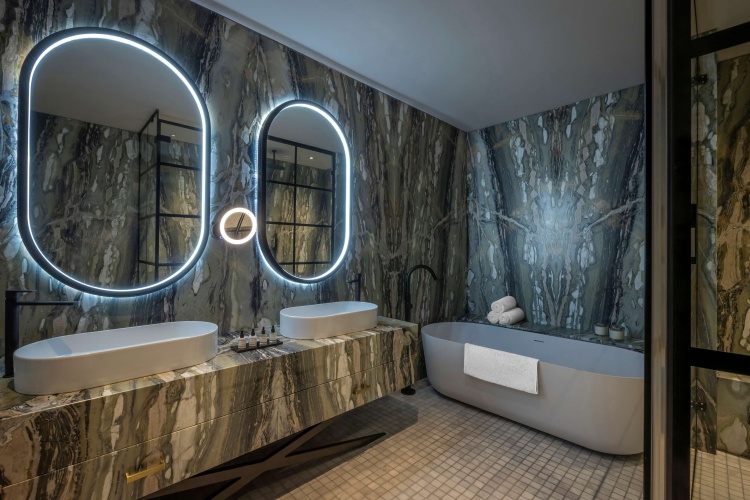 Presidential Suite with balcony