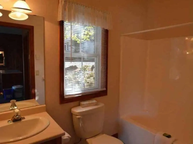 2 Bedrooms Cottage