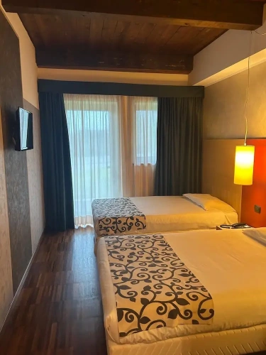 Standard Twin room with balcony