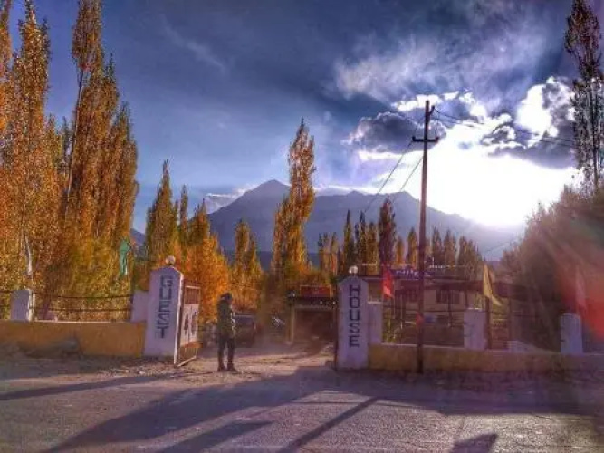 Nilza Guesthouse And Restuarant
