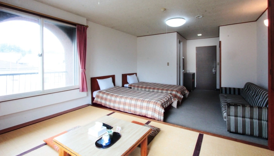 Standard Twin room with mountain view