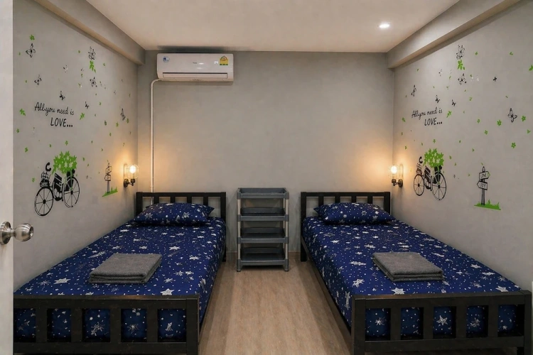 Standard Twin room